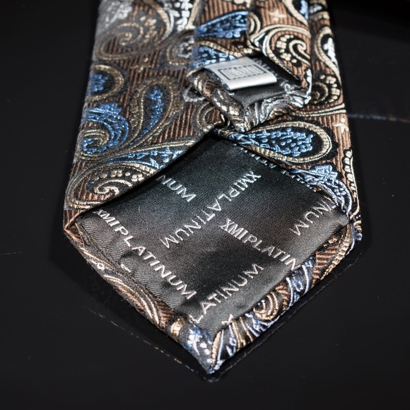 XMI Platinum Mens 100% Silk Tie Designer Brown Light Blue Paisley USA - Picture 4 of 5